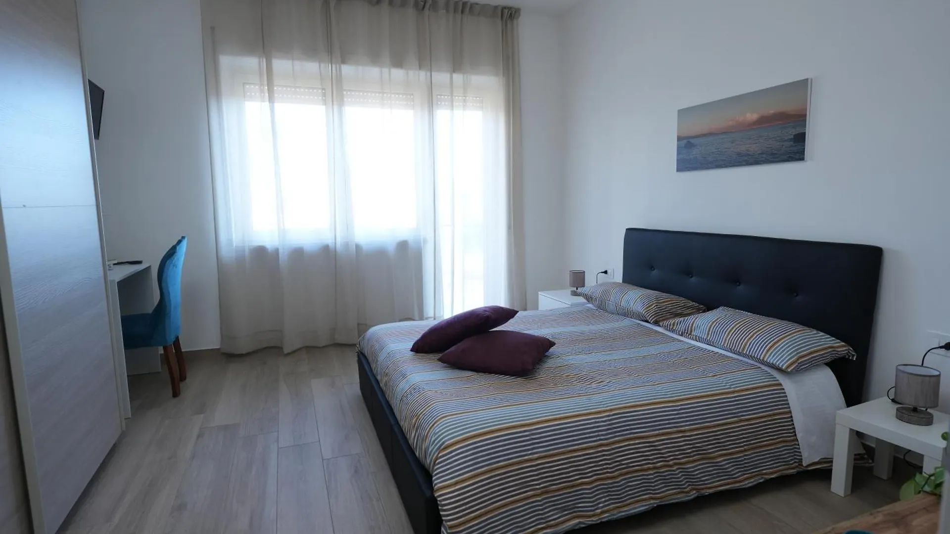 Panorama Vesuvius Affittacamere Guesthouse With Lift Near To Subway In Napoli Center Italia