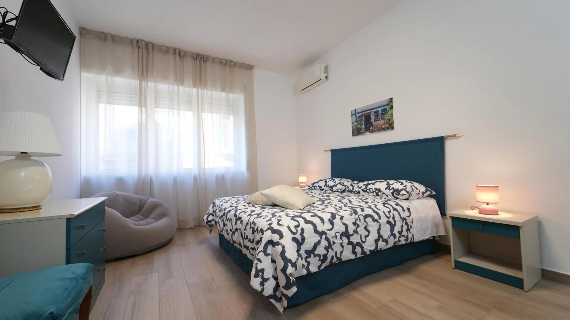 Panorama Vesuvius Affittacamere Guesthouse With Lift Near To Subway In Napoli Center