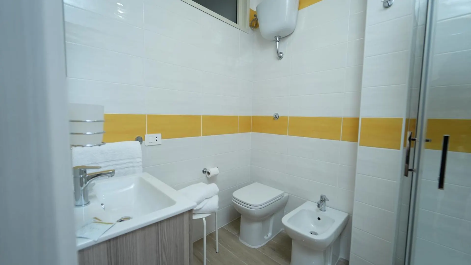 Panorama Vesuvius Affittacamere Guesthouse With Lift Near To Subway In Napoli Center 0*,  Italia