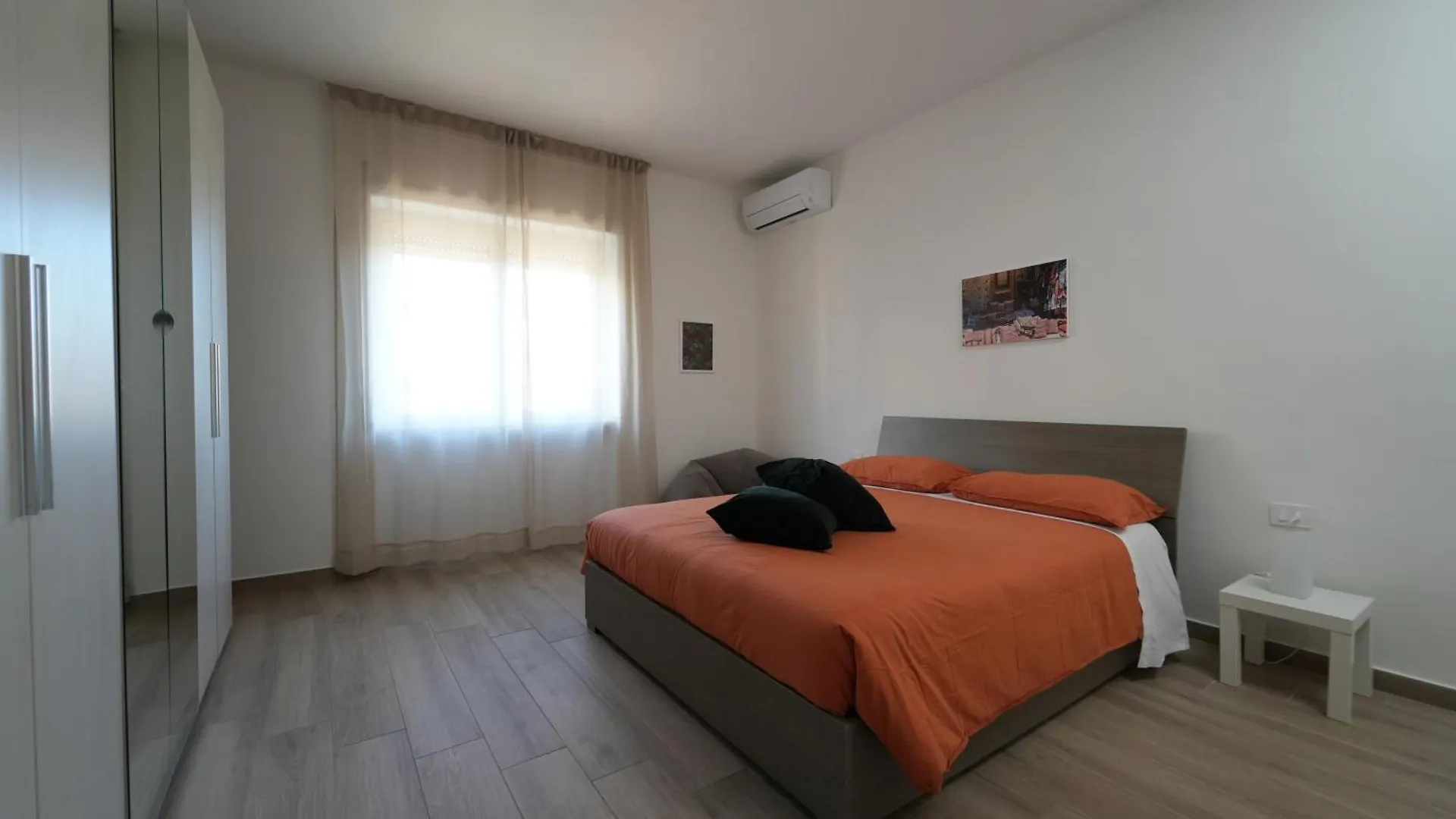 Panorama Vesuvius Affittacamere Guesthouse With Lift Near To Subway In Napoli Center 0*,  Italia
