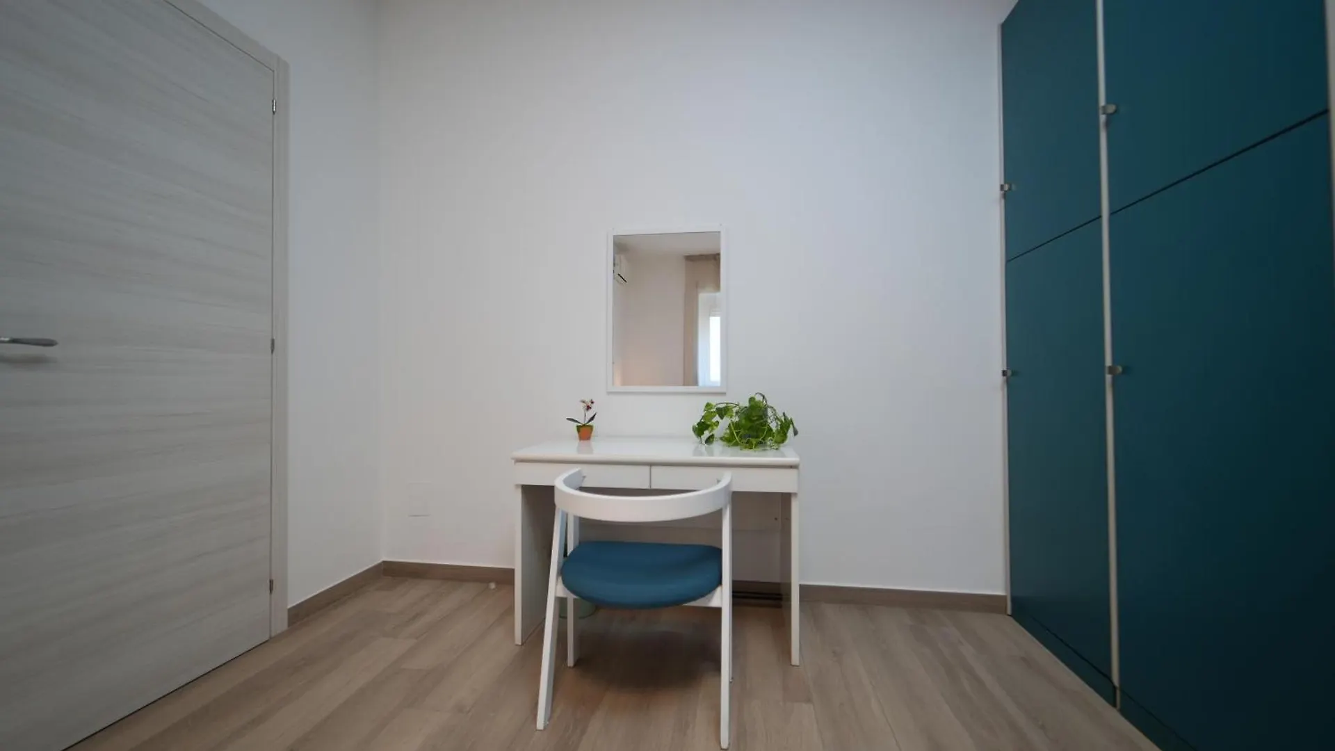 Panorama Vesuvius Affittacamere Guesthouse With Lift Near To Subway In Napoli Center