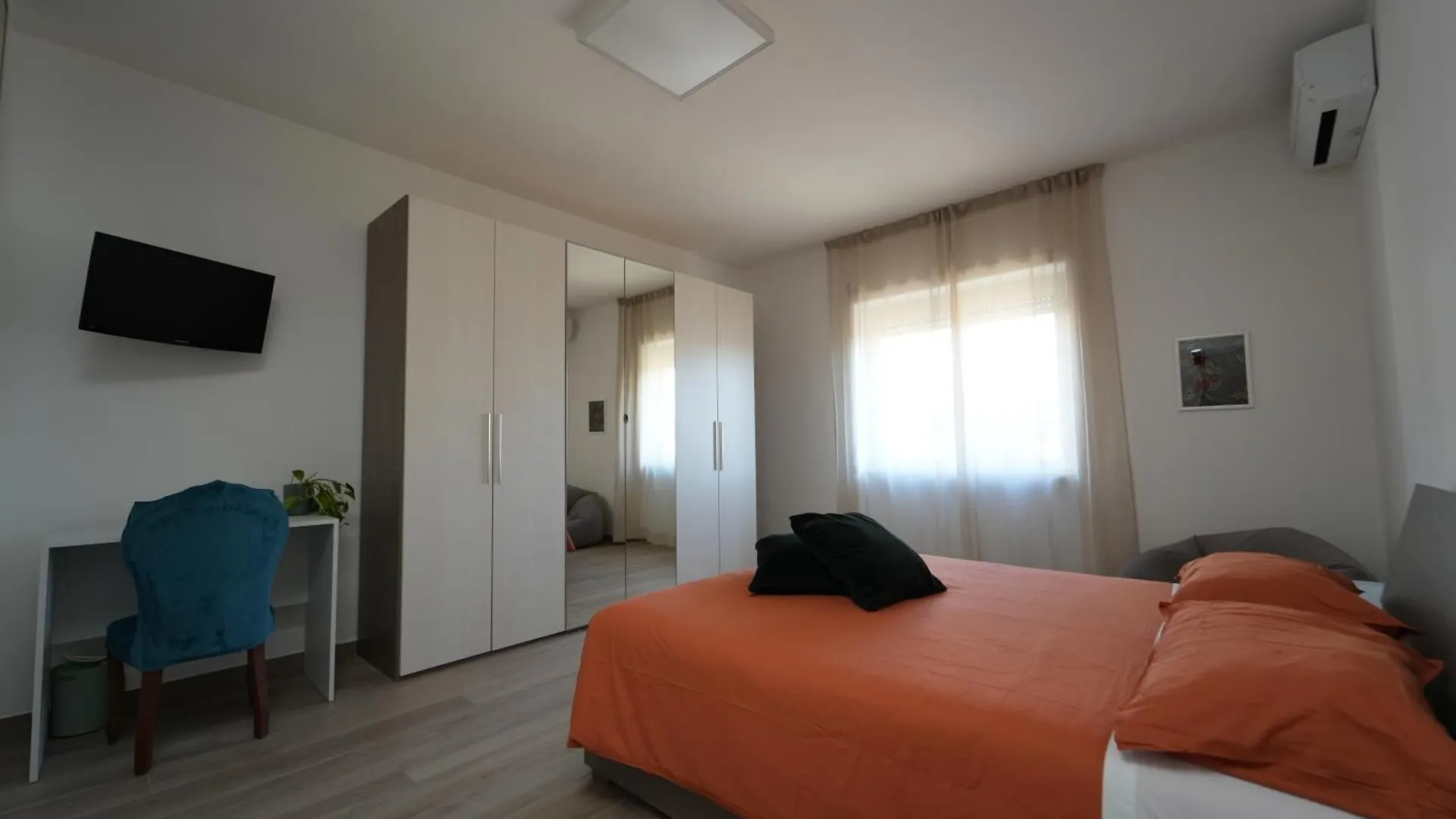 Panorama Vesuvius Affittacamere Guesthouse With Lift Near To Subway In Napoli Center 이탈리아