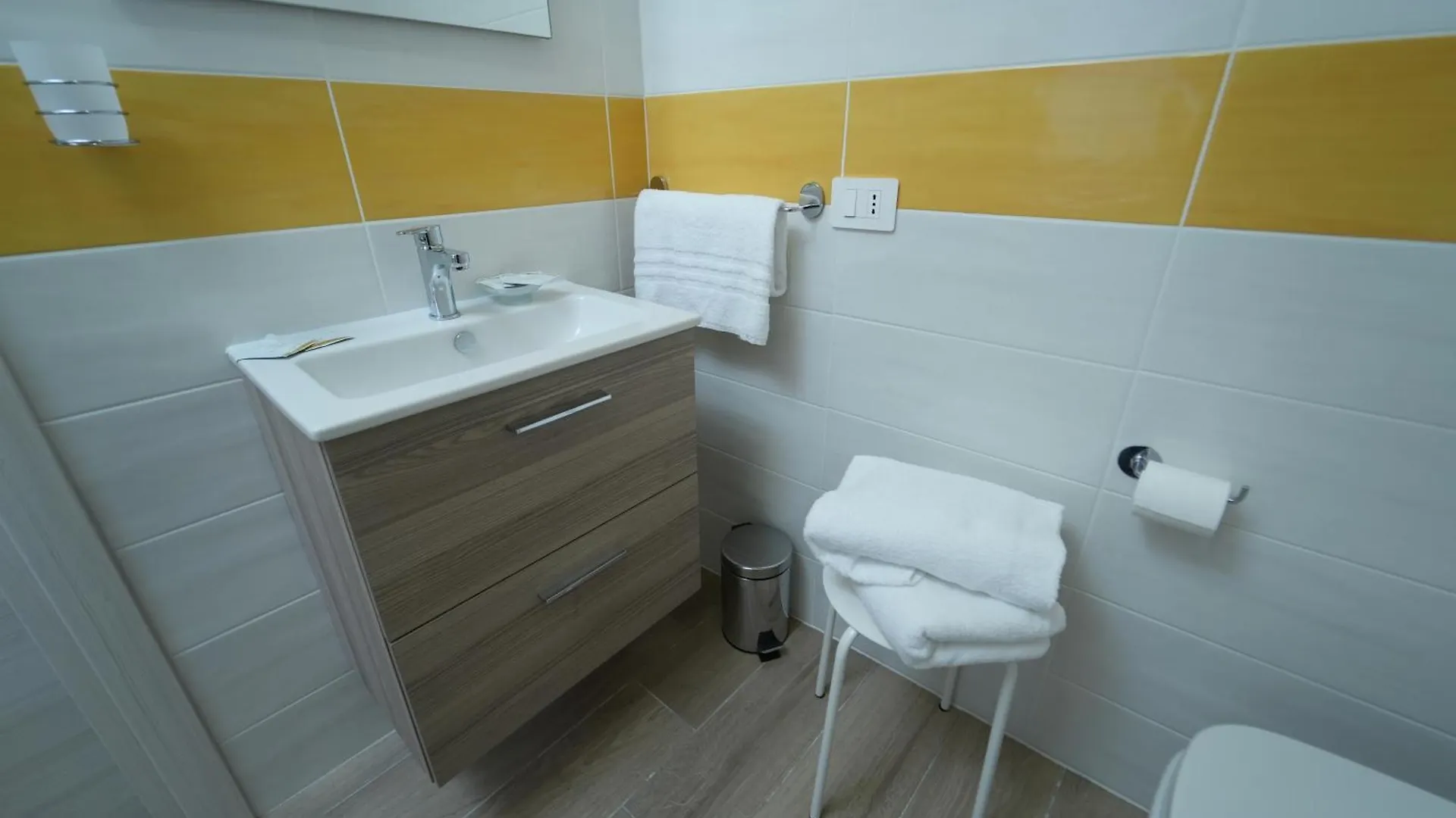 Panorama Vesuvius Affittacamere Guesthouse With Lift Near To Subway In Napoli Center بيت ضيافة